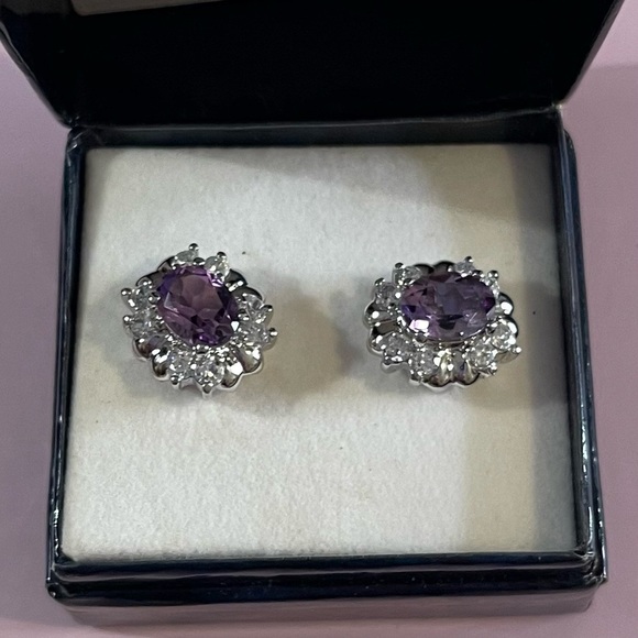 NEW Elegant Silver CZ and Purple Gemstone Stud Earrings - Picture 1 of 3